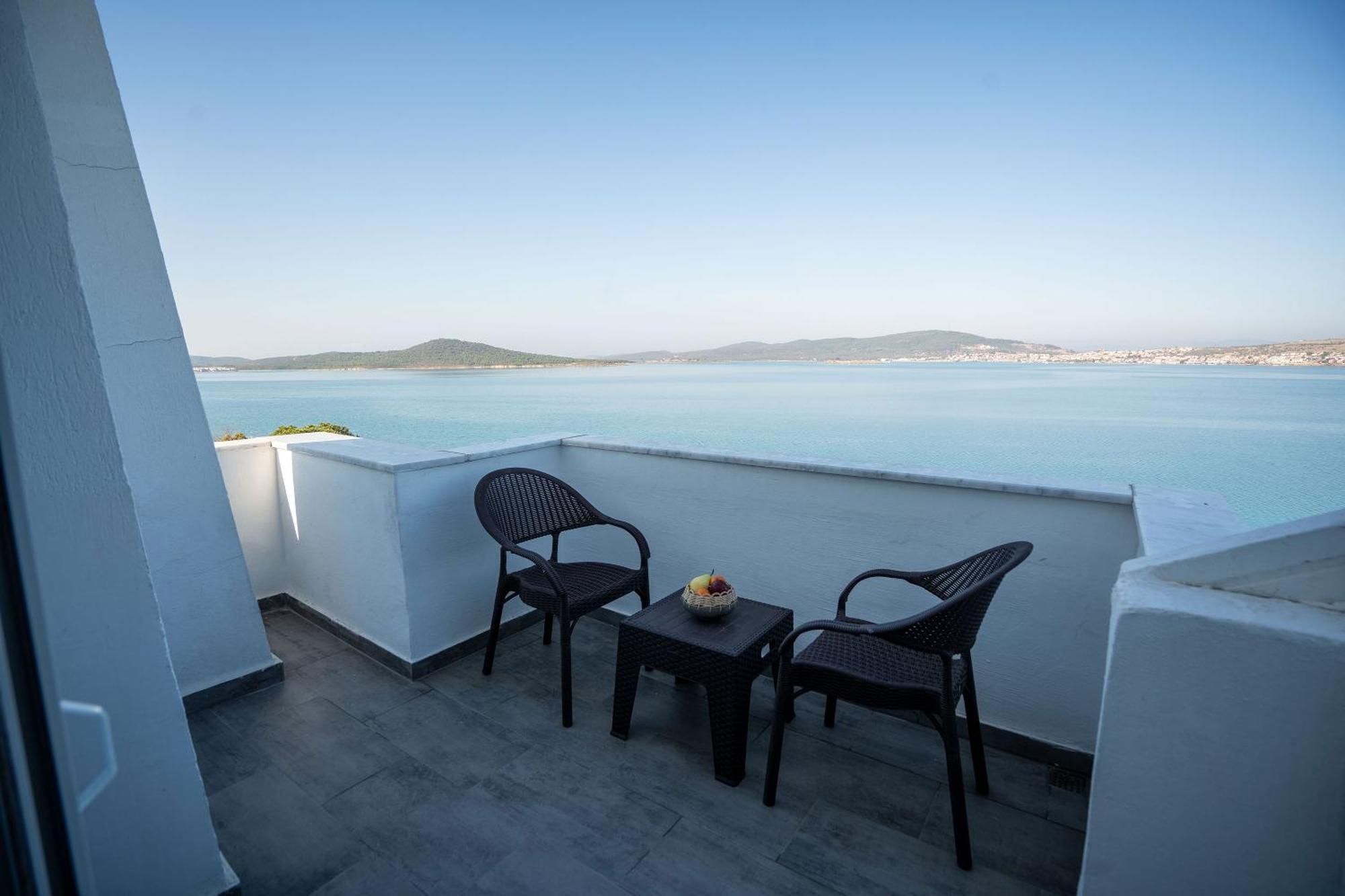 Camlik 87 Hotel Ayvalik Ngoại thất bức ảnh